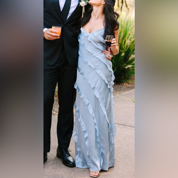 Romance Ruffle Dress - Picture 3 of 6